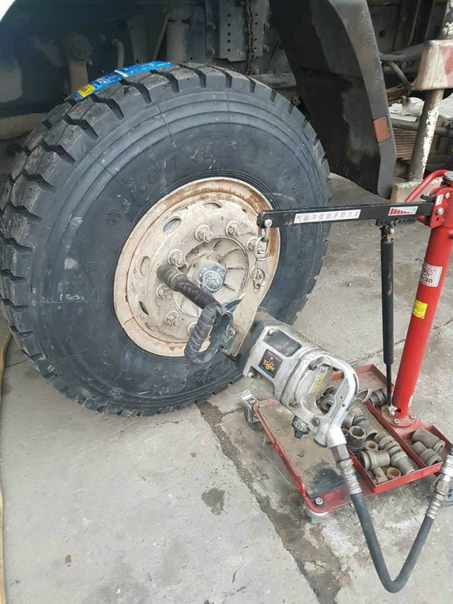 TRUNG TÂM PHÂN PHỐI LỐP XE CHUYÊN CHẠY CÔNG TRÌNH,HẦM MỎ UY TÍN NHẤT DĨ AN - BÌNH DƯƠNG